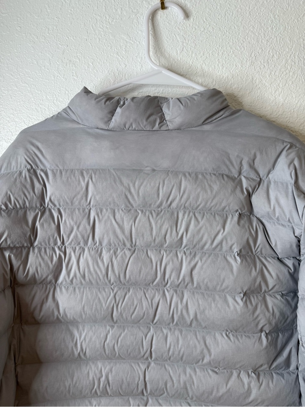 Lululemon Men’s XL Navigation 700 Down Fill Jacket Gray Lightweight Puffer Coat - Picture 9 of 16
